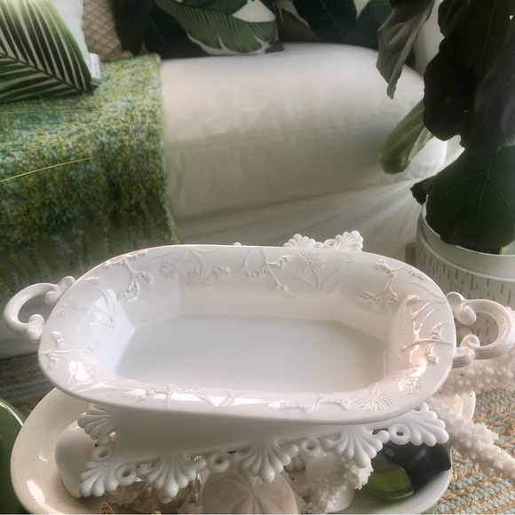 Sweet White Handle Ceramic Serving Display Bowl - Picture 2 of 7
